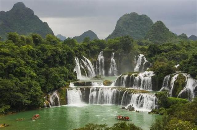 一战有一场战役法军是靠这一首歌曲扭转战局的，求战役名称和歌曲名，还有故事